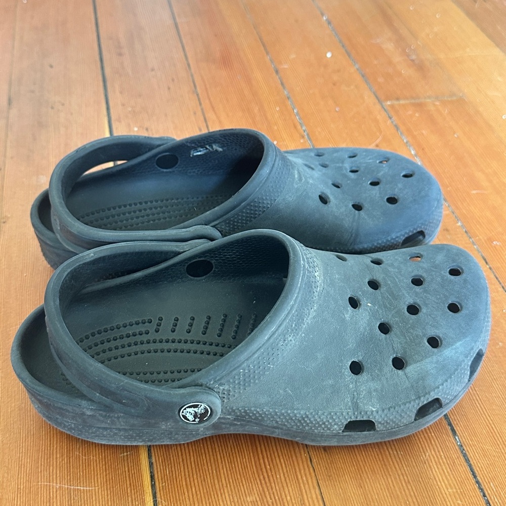 Black Crocs